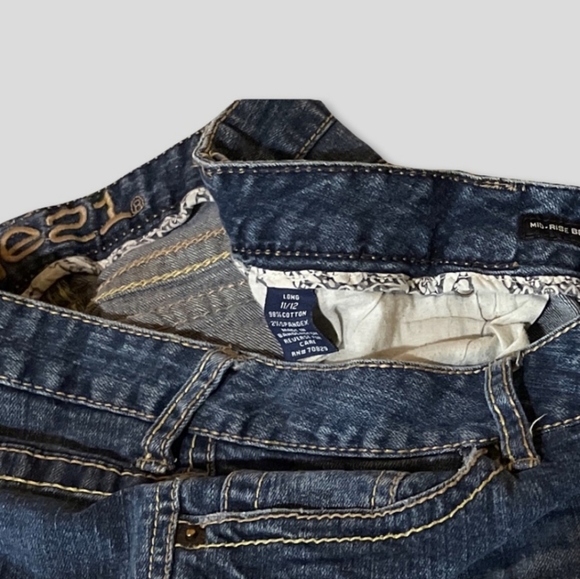 Rue21 Junior’s Mid-Rise Boot Cut Flap Back Embroidered Pocket Blue Jeans 11/12 - Picture 4 of 6